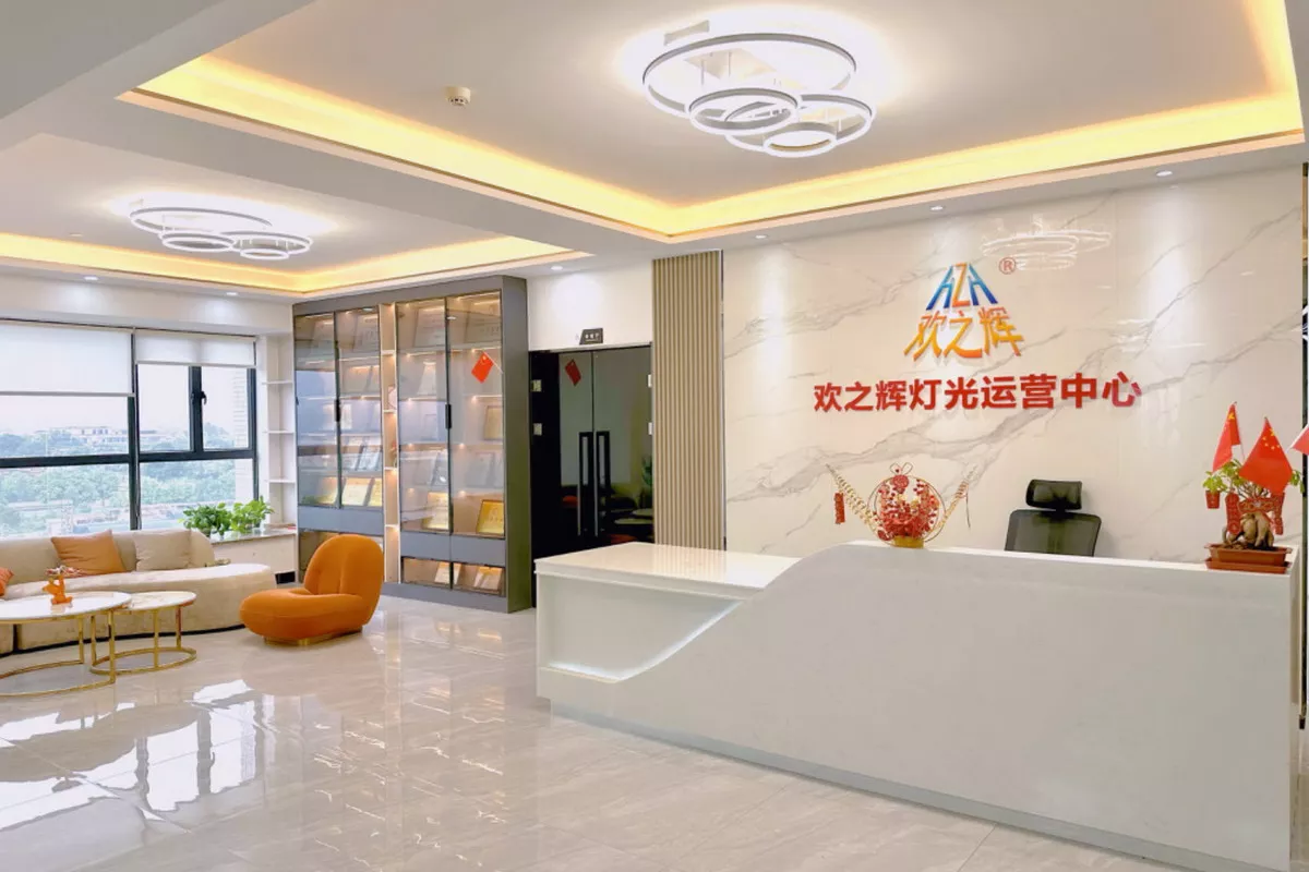 HANDS LITE | PROFESSIONAL STAGE LIGHTING MANUFACTURER PROFILE
