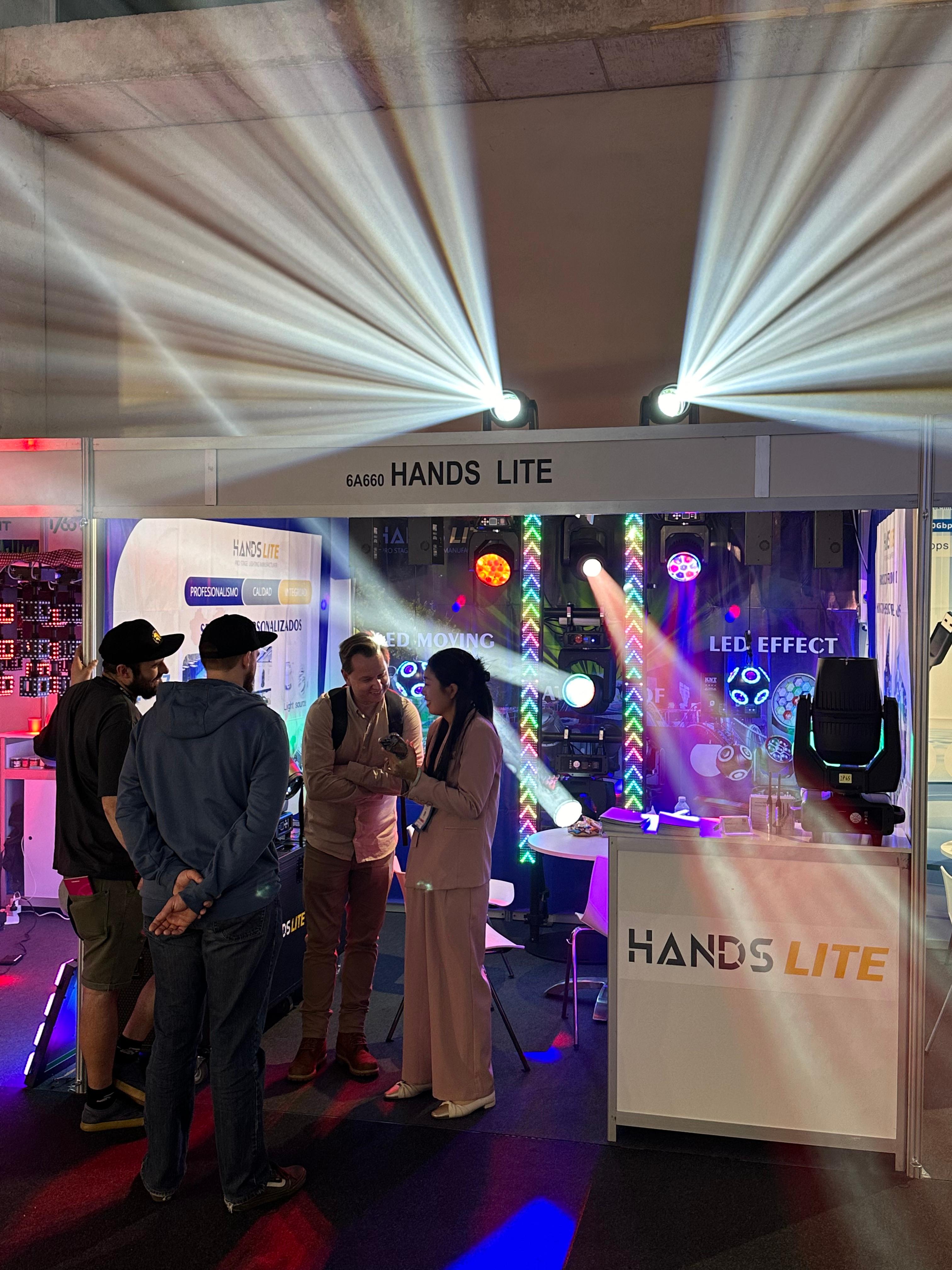 ISE-HANDSLITE 08.jpg