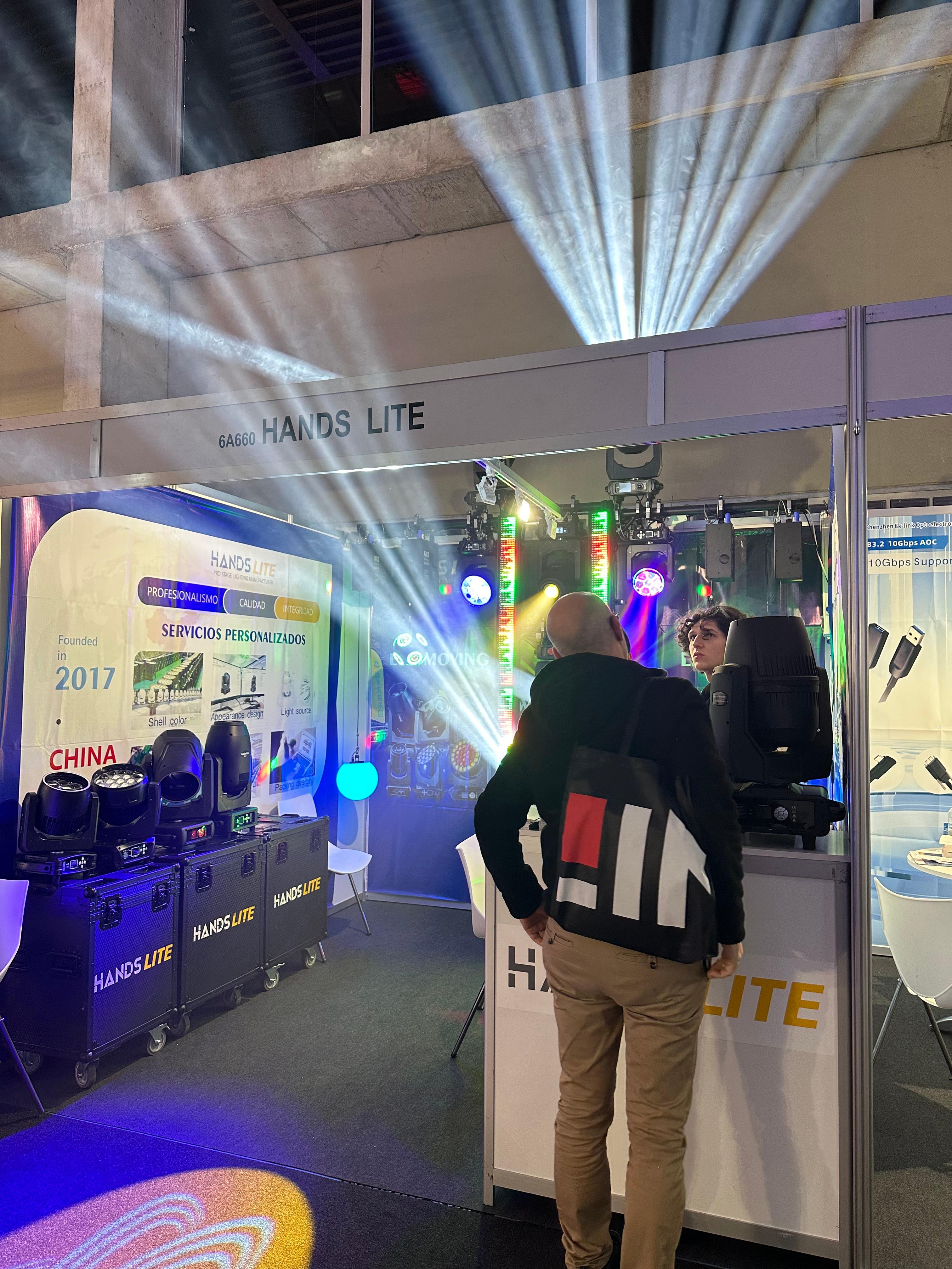 ISE-HANDSLITE 16.jpg
